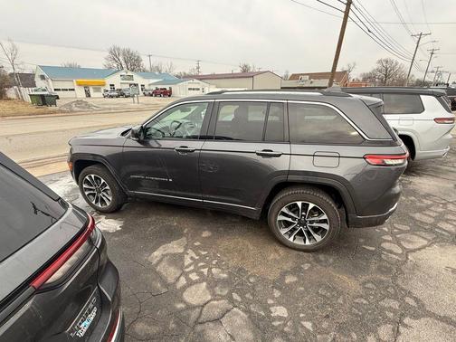 2022 Jeep Grand Cherokee Overland