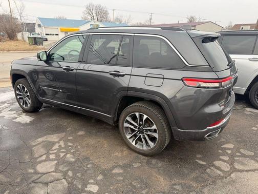 2022 Jeep Grand Cherokee Overland