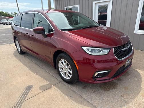 2023 Chrysler Pacifica Touring-L