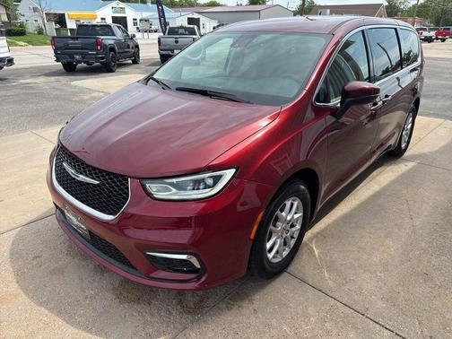 2023 Chrysler Pacifica Touring-L