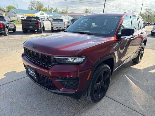 Velvet Red Pearlcoat 2023 Jeep Grand Cherokee Altitude