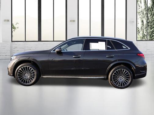 2025 Mercedes-Benz GLC 300 