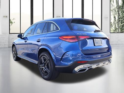 2025 Mercedes-Benz GLC 300 Base