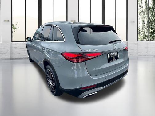 2025 Mercedes-Benz GLC 300 