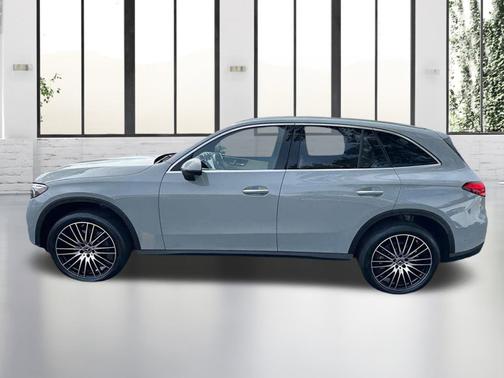 2025 Mercedes-Benz GLC 300 