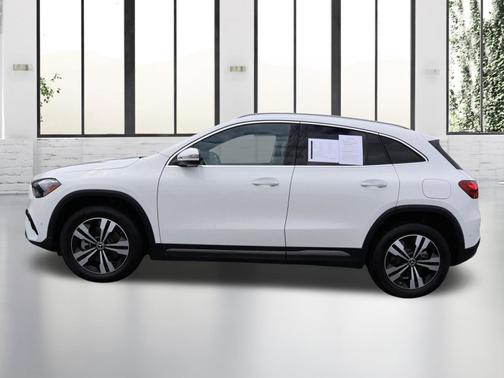 Polar White 2026 Mercedes-Benz GLA 250