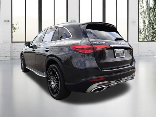 2025 Mercedes-Benz GLC 300 