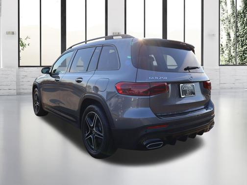 2024 Mercedes-Benz GLB 250 