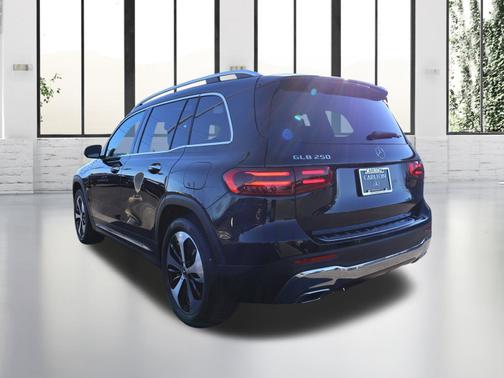 2025 Mercedes-Benz GLB 250 Base