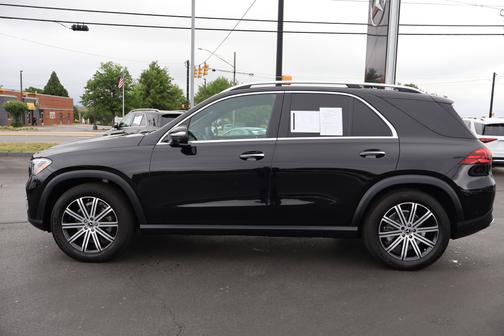Obsidian Black Metallic 2026 Mercedes-Benz GLE 350