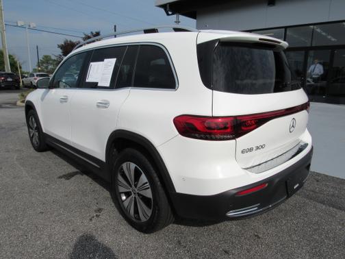 2023 Mercedes-Benz EQB 300