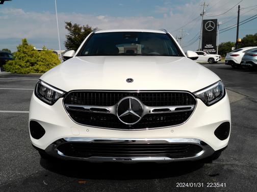 2025 Mercedes-Benz GLC 300 
