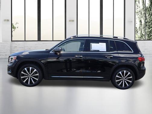 Night Black 2021 Mercedes-Benz GLB 250