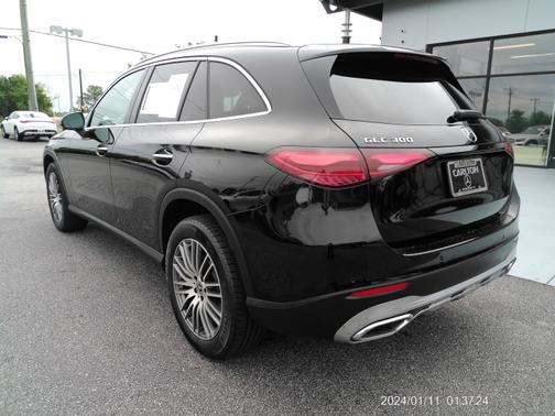 2024 Mercedes-Benz GLC 300