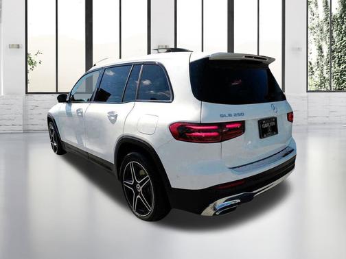 2024 Mercedes-Benz GLB 250 