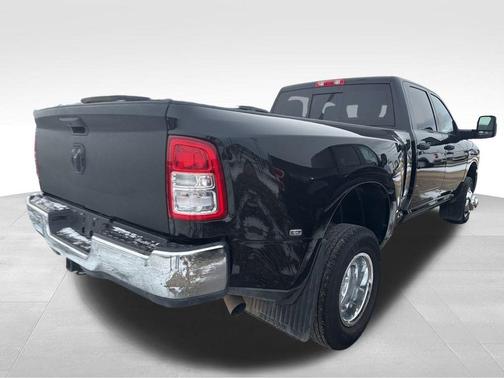 2024 RAM 3500 Tradesman Crew Cab 4x4 8' Box