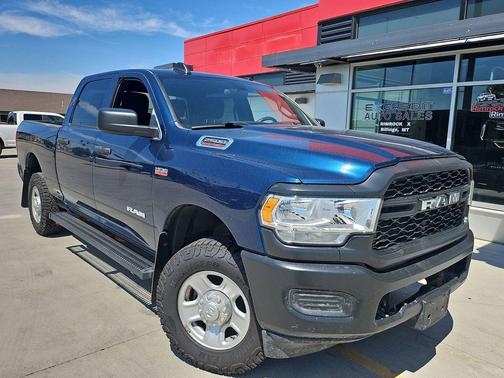 2021 RAM 2500 Tradesman Crew Cab 4x4 6'4' Box