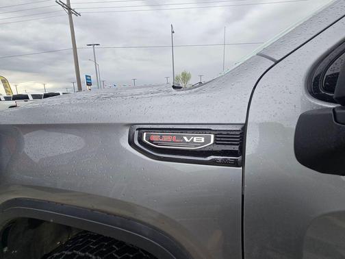 Sterling Metallic 2024 GMC Sierra 1500 AT4