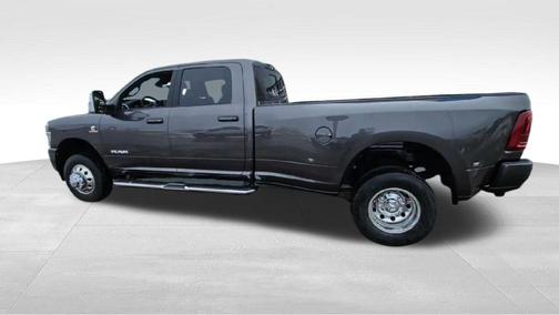 2026 RAM 3500 Laramie Crew Cab 4x4 8' Box