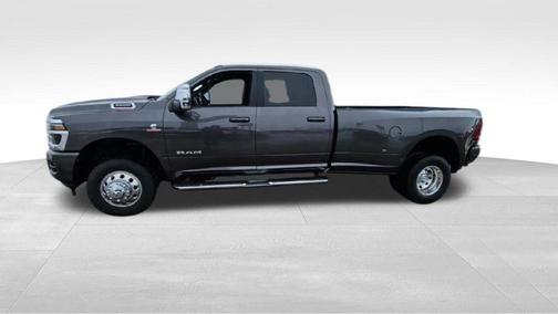 2026 RAM 3500 Laramie Crew Cab 4x4 8' Box
