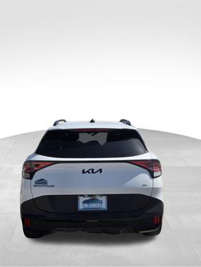 Glacial White Pearl 2025 Kia Sportage X-Line