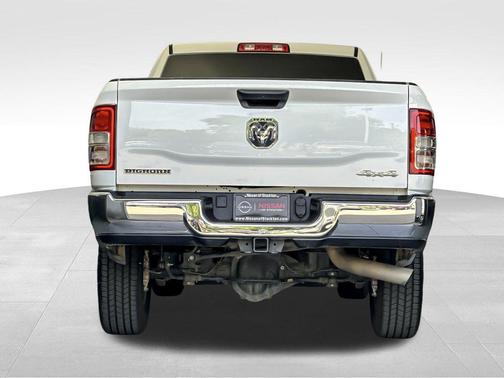 Bright White Clearcoat 2024 RAM 2500 Big Horn Crew Cab 4x4 6'4' Box