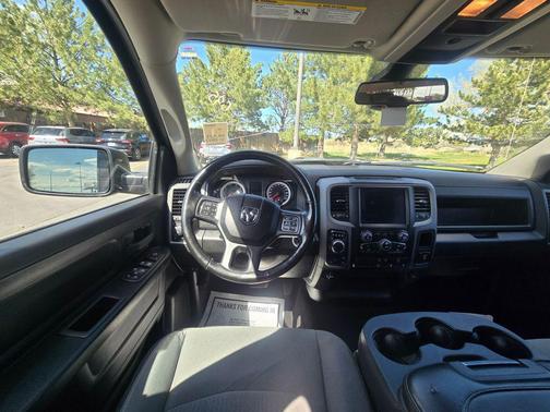 Diamond Black Crystal Pearlcoat 2023 RAM 1500 Classic Express