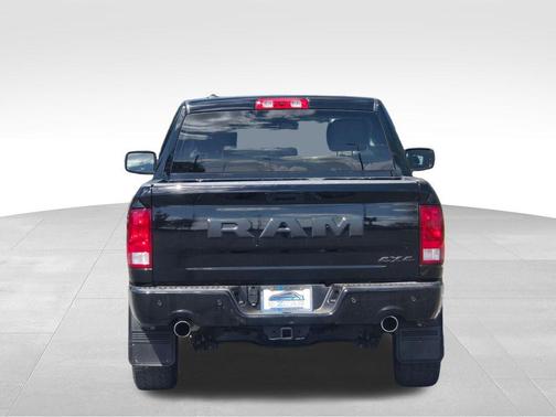Diamond Black Crystal Pearlcoat 2023 RAM 1500 Classic Express