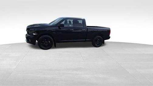 Diamond Black Crystal Pearlcoat 2023 RAM 1500 Classic Express