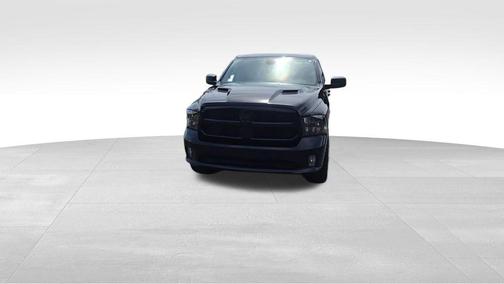 Diamond Black Crystal Pearlcoat 2023 RAM 1500 Classic Express