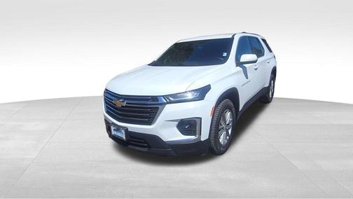White 2023 Chevrolet Traverse LT Cloth