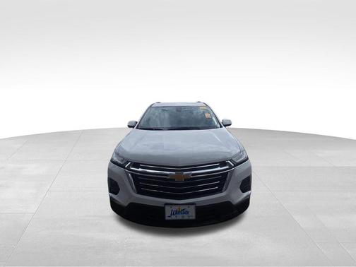 White 2023 Chevrolet Traverse LT Cloth