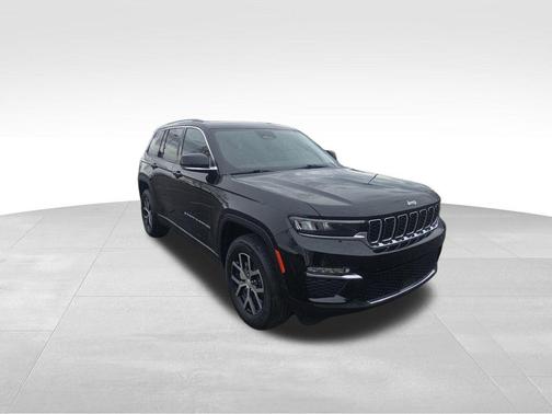 Diamond Black Crystal Pearlcoat 2023 Jeep Grand Cherokee Limited