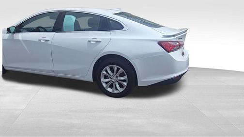 Summit White 2022 Chevrolet Malibu LT