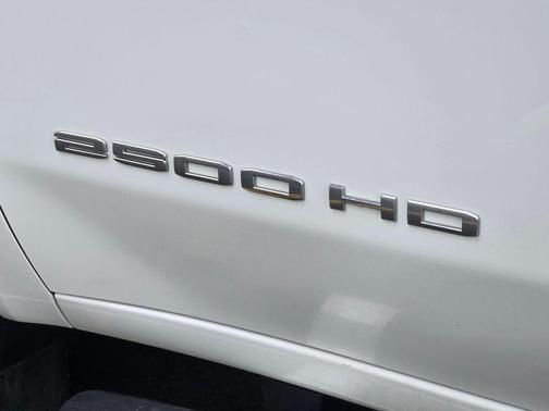Summit White 2022 GMC Sierra 2500 SLE