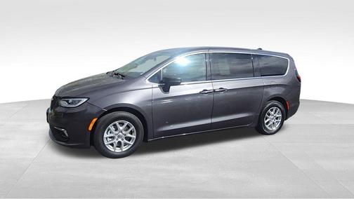 Granite Crystal Metallic Clearcoat 2023 Chrysler Pacifica Touring L