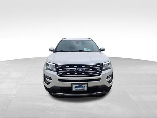 White Platinum 2017 Ford Explorer Limited