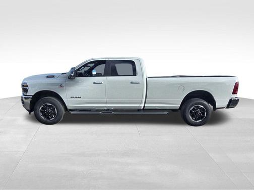 2026 RAM 3500 Laramie Crew Cab 4x4 8' Box