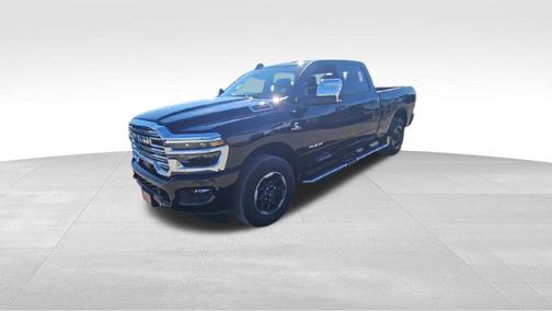 Diamond Black Crystal Pearlcoat 2026 RAM 2500 Laramie