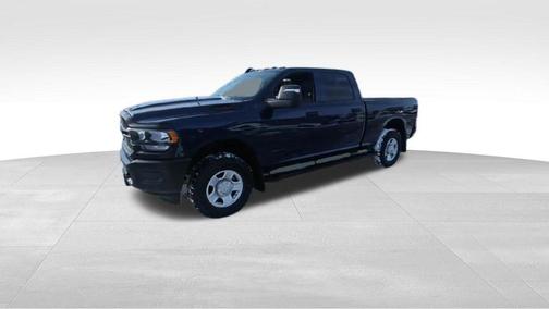 2024 RAM 2500 Tradesman Crew Cab 4x4 6'4' Box