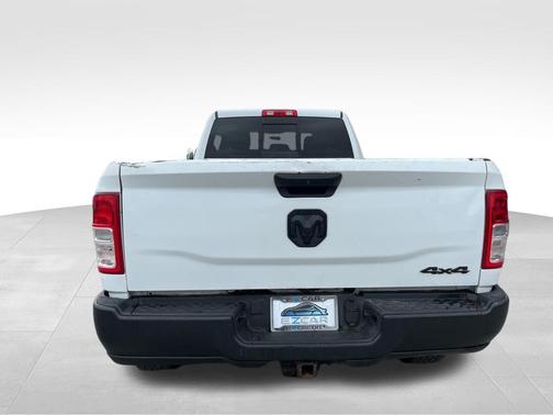Bright White Clearcoat 2022 RAM 2500 Tradesman Crew Cab 4x4 8' Box