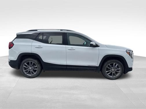 Summit White 2023 GMC Terrain SLT