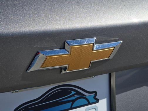 Sterling Gray Metallic 2024 Chevrolet Trax LS