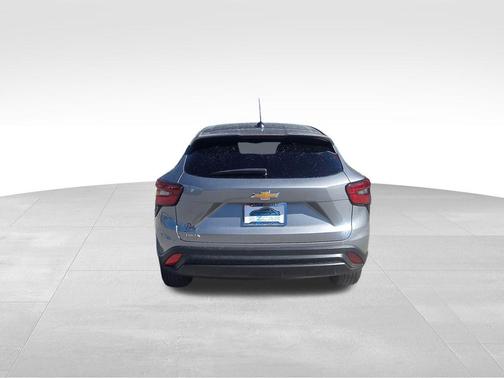 Sterling Gray Metallic 2024 Chevrolet Trax LS