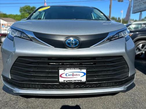 2021 Toyota Sienna LE