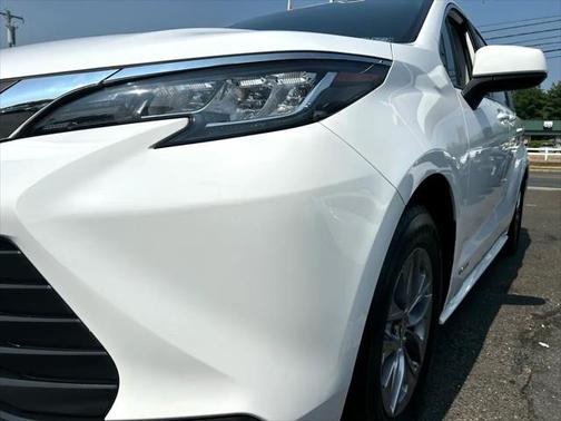 2021 Toyota Sienna LE