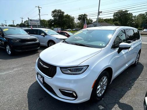 2023 Chrysler Pacifica Touring L