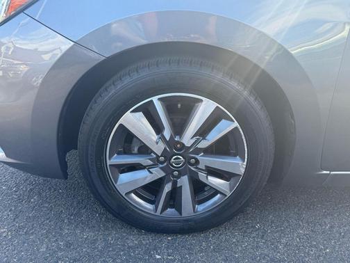 2020 Nissan Versa 1.6 SV