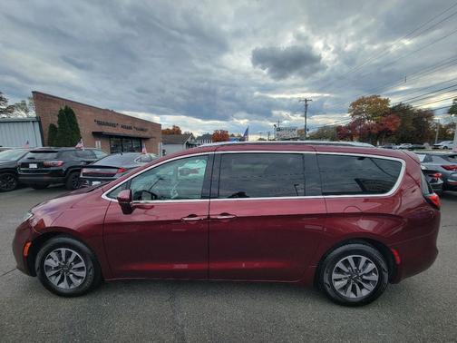 2021 Chrysler Pacifica Touring L