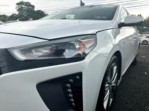 2017 Hyundai IONIQ Hybrid Limited